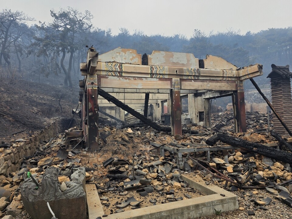 雲嵐寺被燒成廢墟