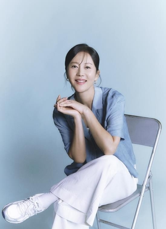 廉晶雅則飾演未婚媽媽「智安」