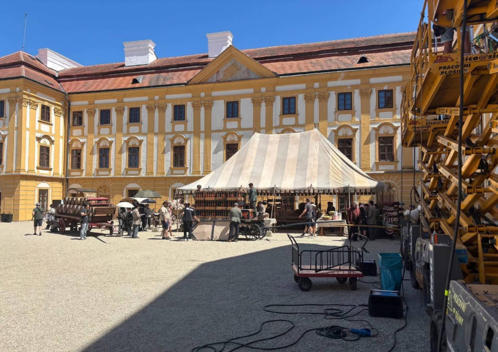 《再婚皇后》路透照