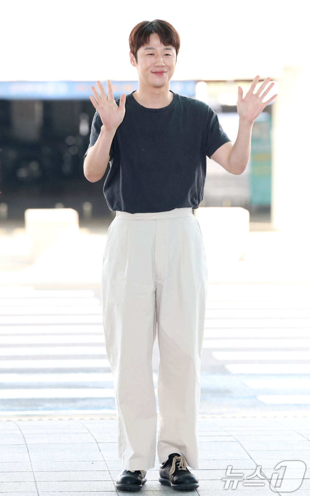 鄭準元現身仁川機場