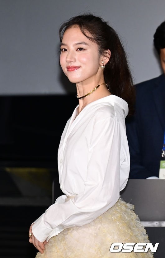 清原果耶飾演律師「花村愛子」