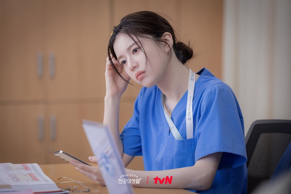 ：有特別化妝，像是使用慕斯、刻意畫上黑眼圈妝