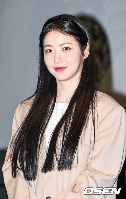 辛叡恩飾演護理師「陸夏莉」