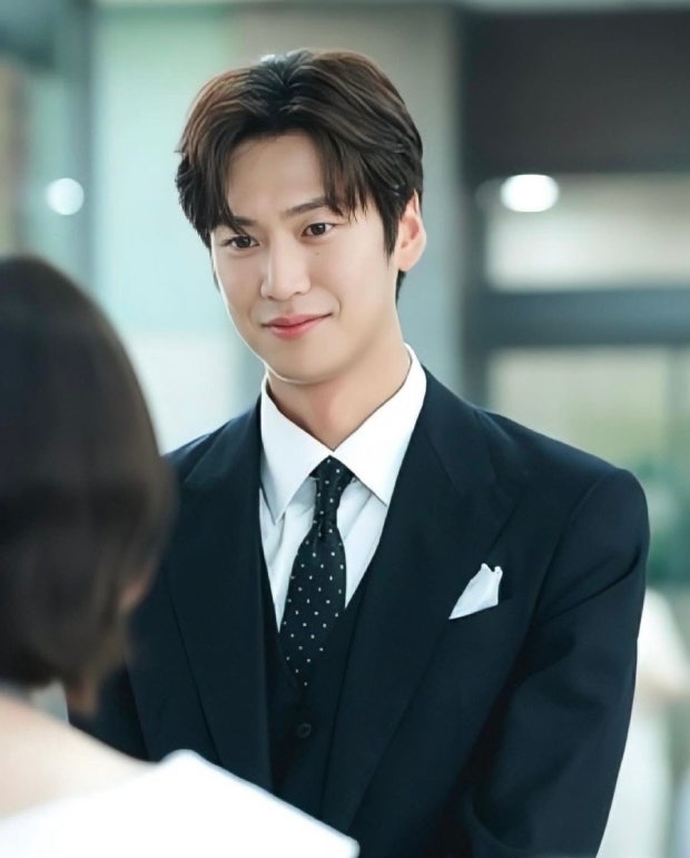 羅人友飾演財閥三世「禹瑞河」