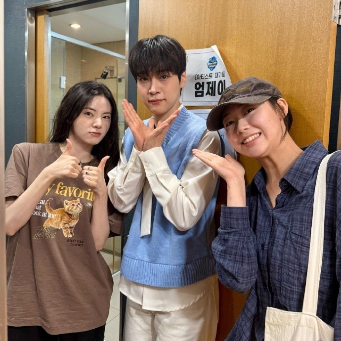 申詩雅&韓藝智到場應援姜有皙