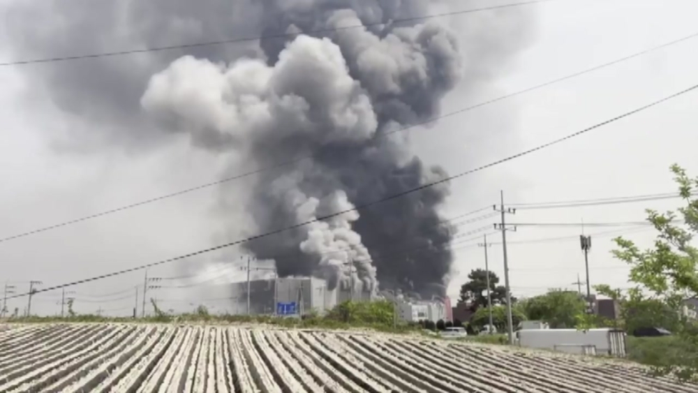 韓國京畿道利川市一處大型物流中心發生火災