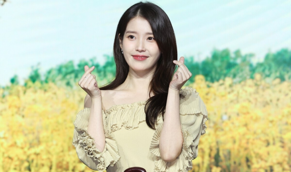 IU在《苦盡柑來遇見你》採訪中被問到李鍾碩後幽默回應