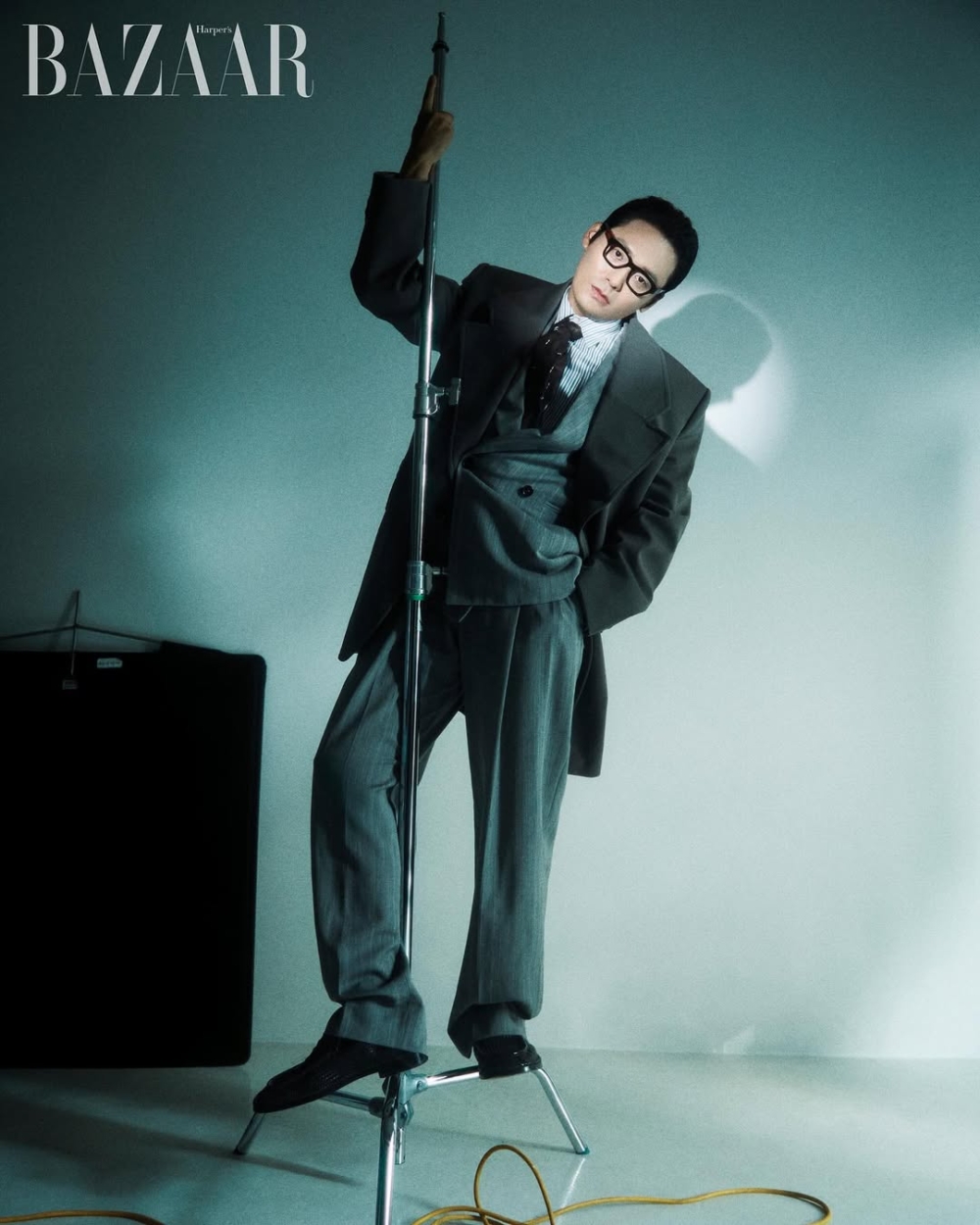 《苦盡柑來遇見你》「哈西大叔」崔代勳登雜志封面