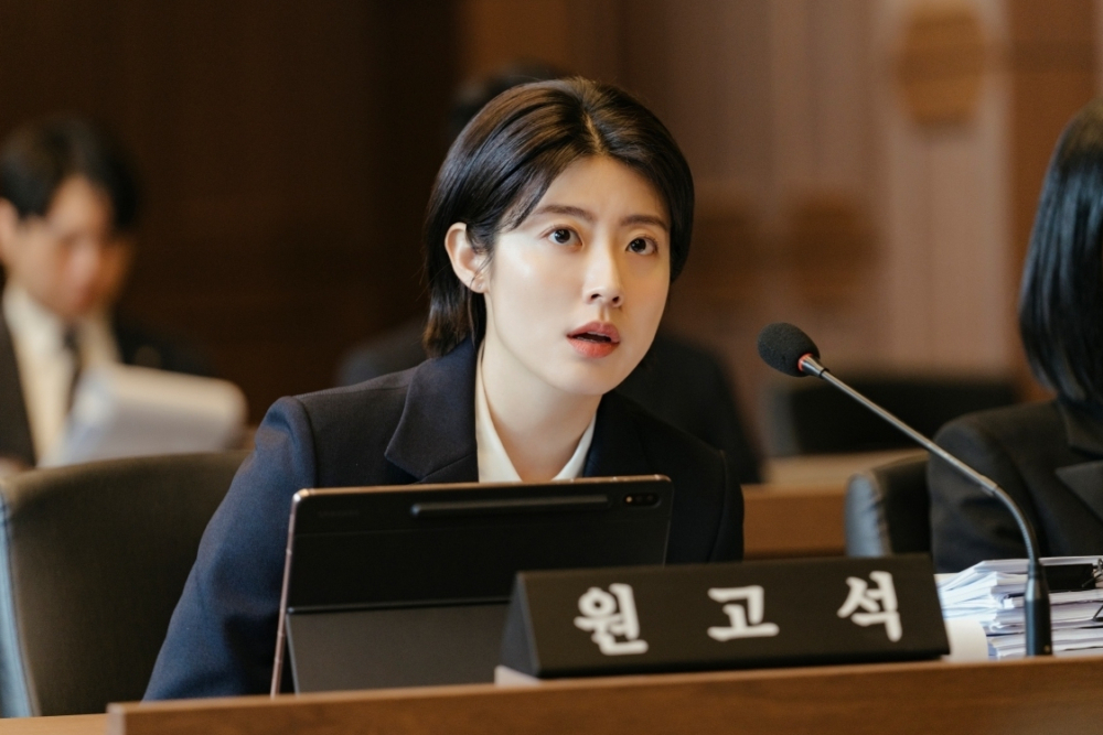 南志鉉在劇中飾演離婚專業律師的「韓宥利」