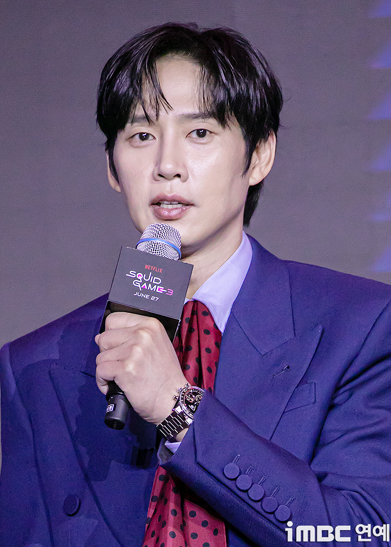 朴成焄陷「誤傳AV封面」爭議