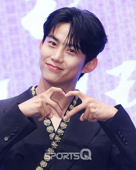 玉澤演當祐榮站哥被誤會是瘋子XD