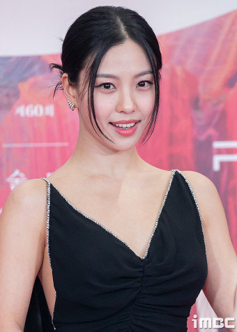 高旻示捲校暴風波辭演