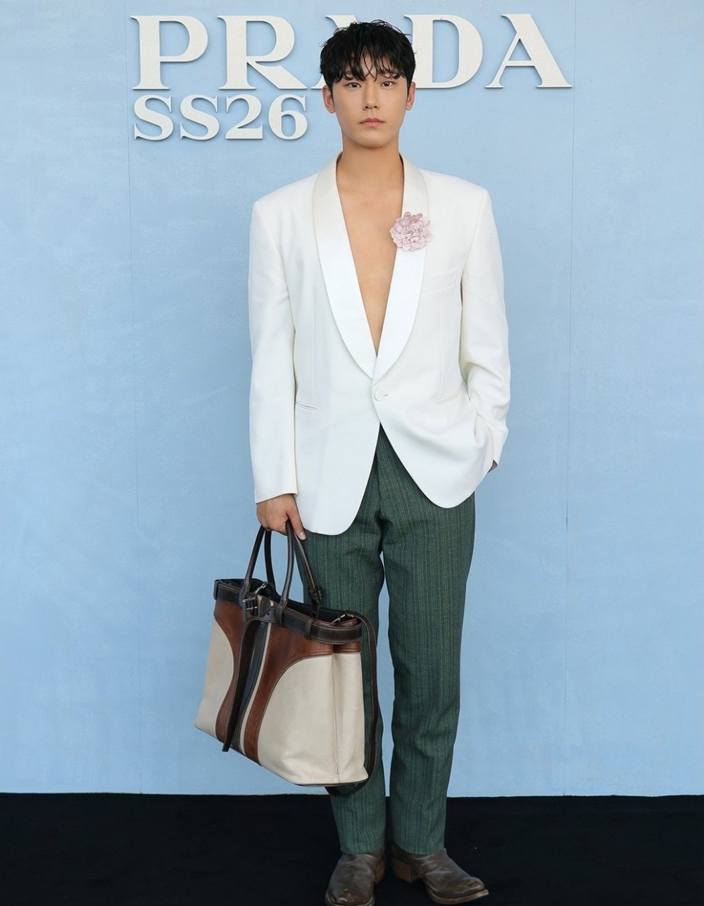 李到晛出席精品品牌PRADA時尚秀