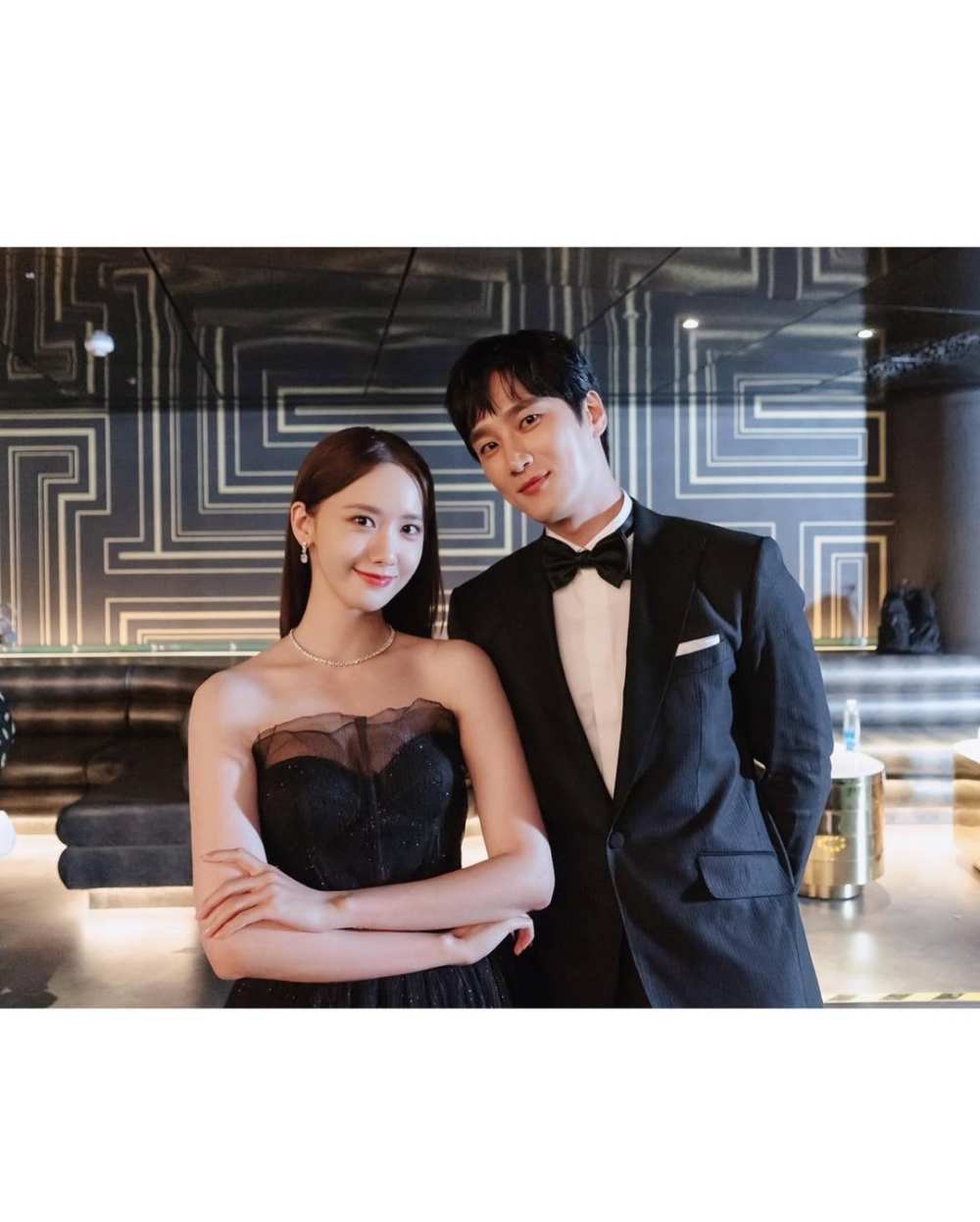 潤娥飾演「鄭善智」；安普賢飾演「李吉九」