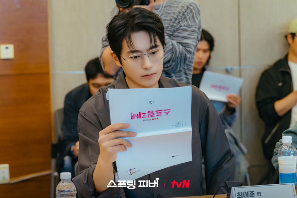 車瑞元飾演無可挑剔的菁英律師「崔伊俊」