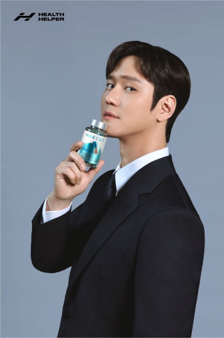 高庚杓最新代言形象照「瘦出尖下巴」