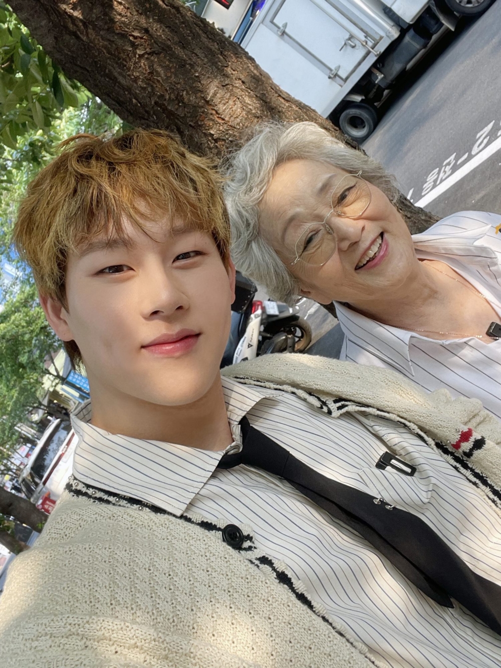 金英玉與周憲的合照