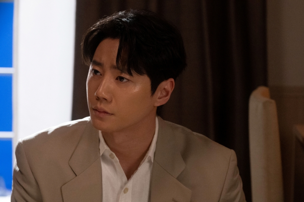 李濬榮將飾演女主角澄麗(倍賞千惠子 飾)年輕時期的初戀「金英基」