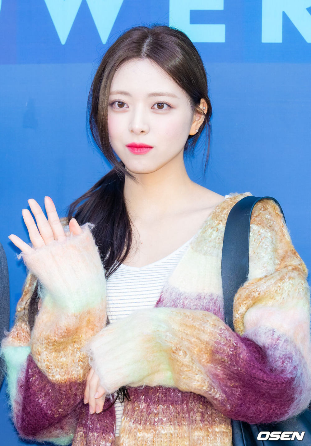 itzy成員申有娜則將飾演女主洪金寶的親妹妹「洪長美」