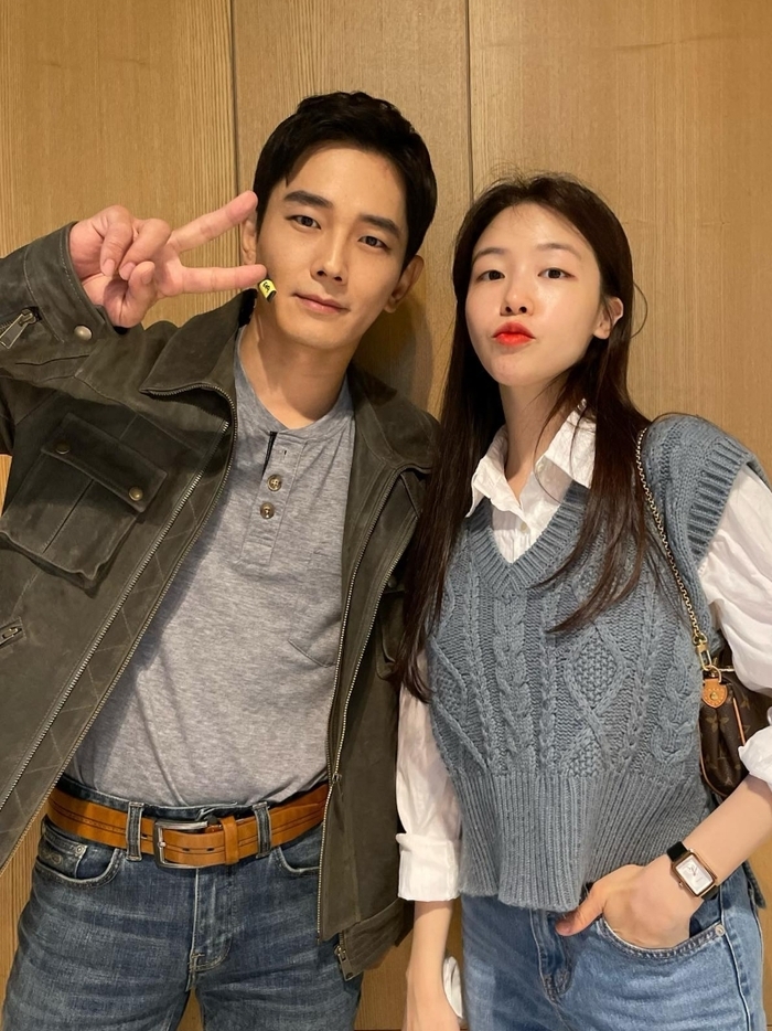 方珉雅以親筆信向粉絲傳達喜訊