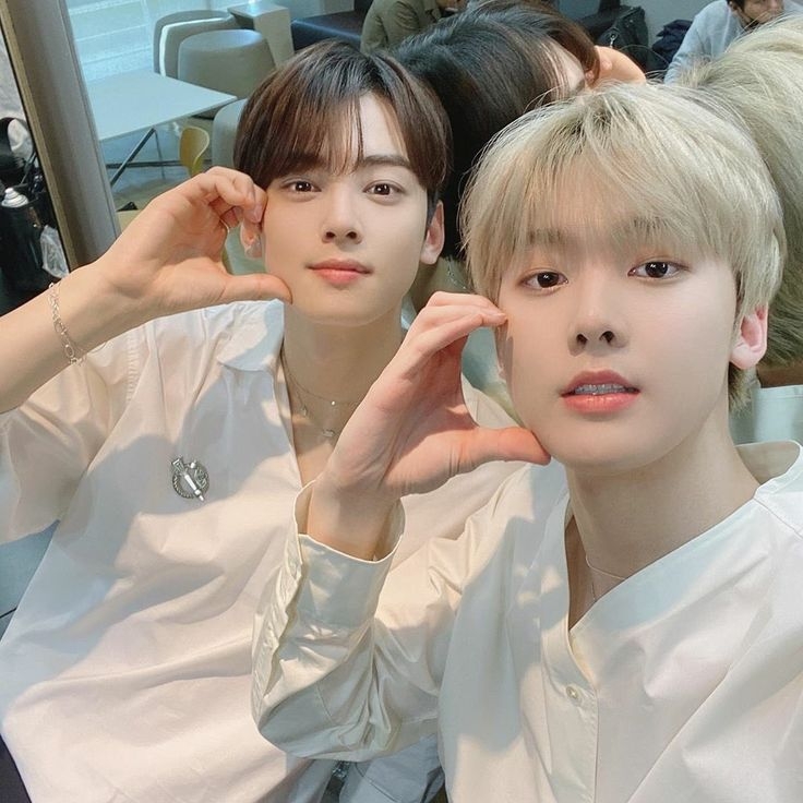 尹產賀向車銀優請教怎麼拍吻戲