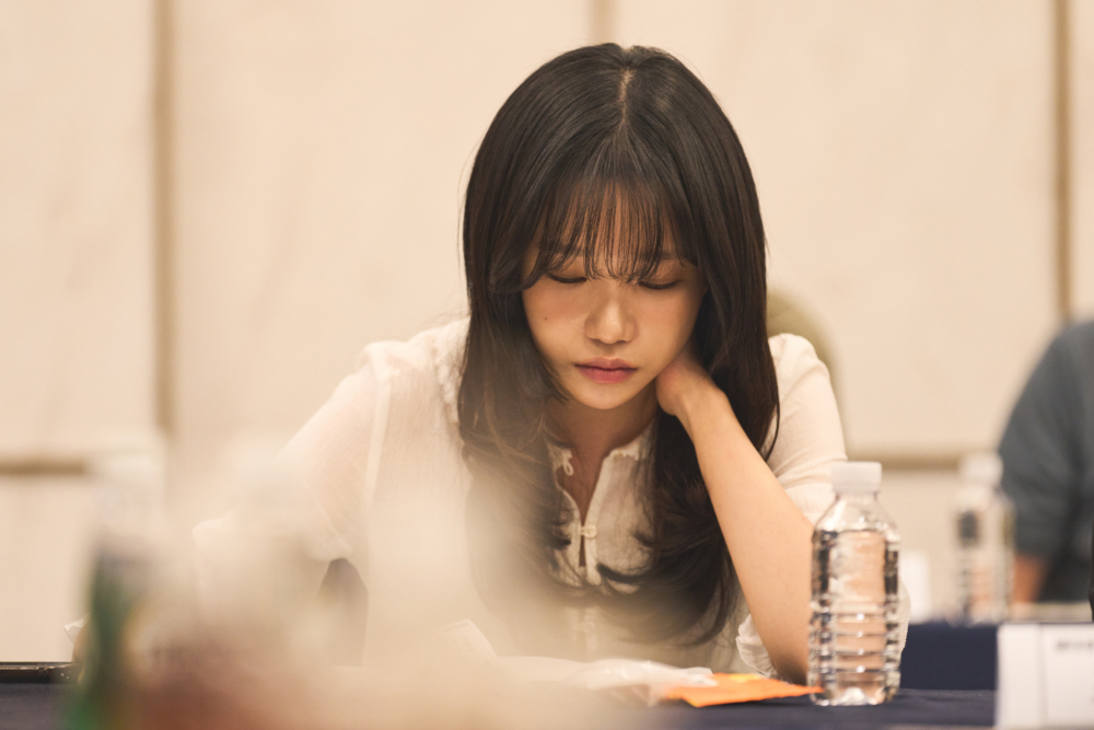 曹柔理則將飾演極端狂熱粉絲「承希」