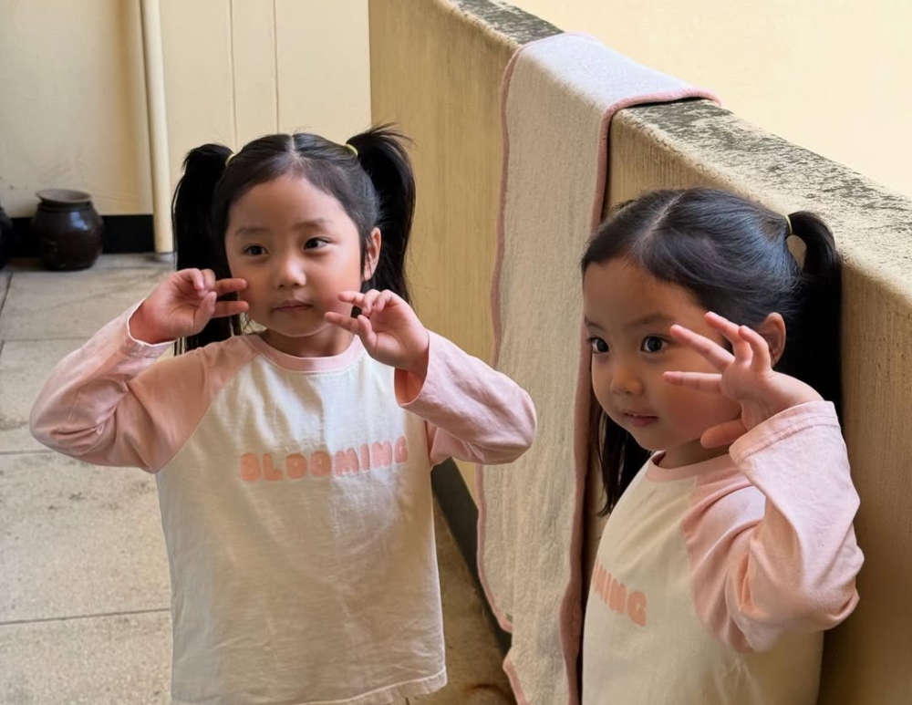 童年時期的「未知」與「未來」其實真的找來雙胞胎出演