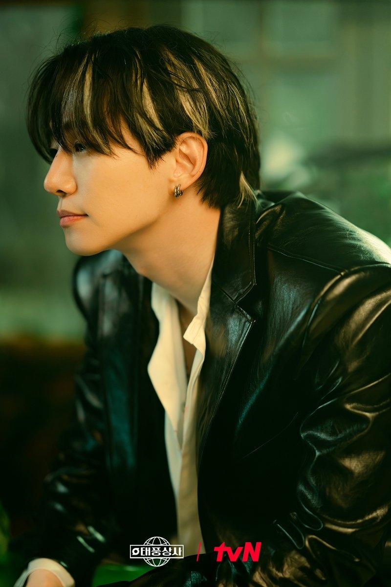 俊昊新劇《颱風商社》劇照曝光