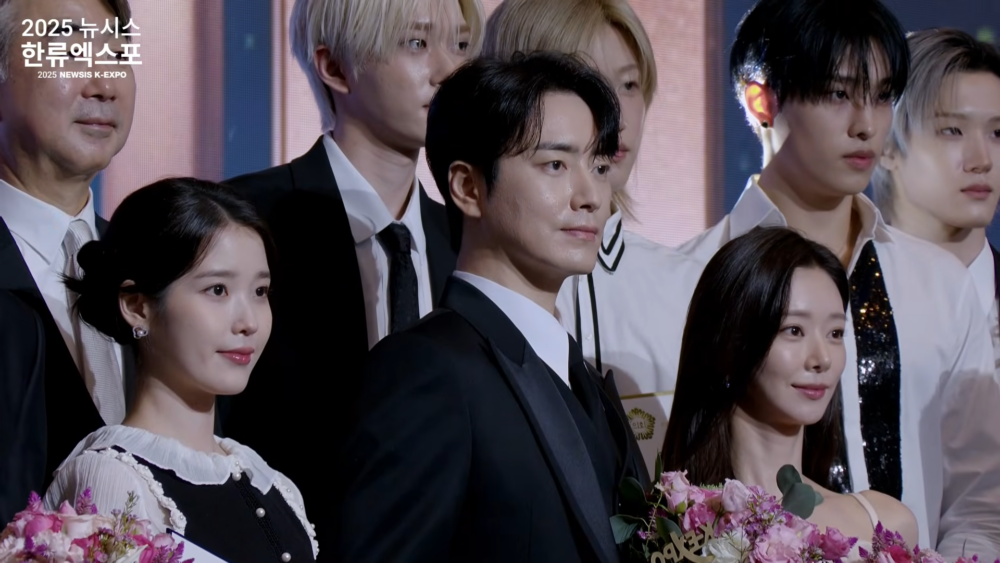 IU&李浚赫同框畫面太養眼