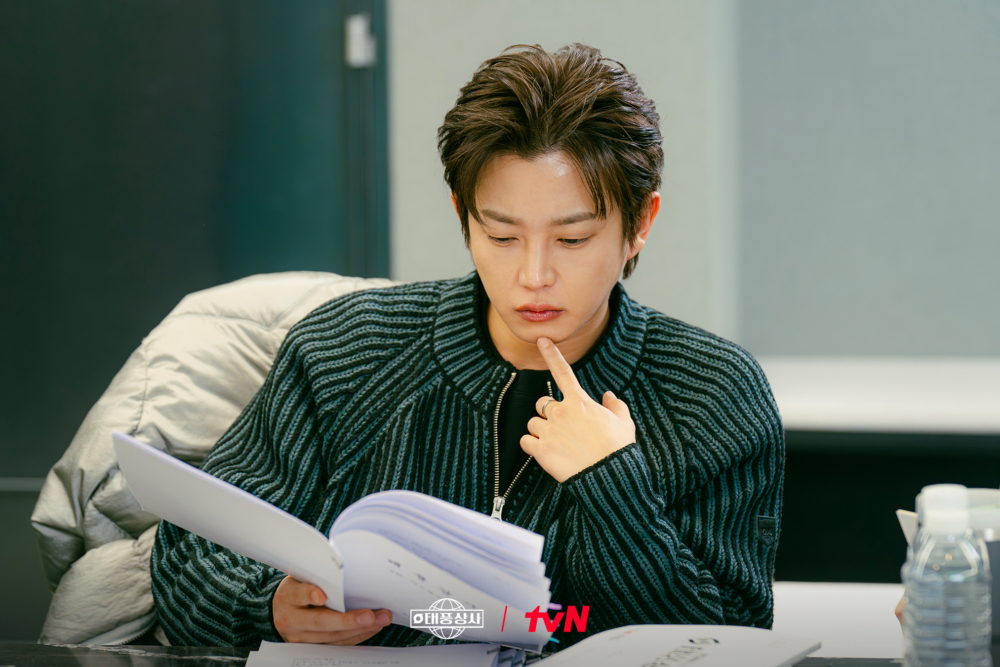 金玟錫飾演男主姜泰風的摯友「王南慕」