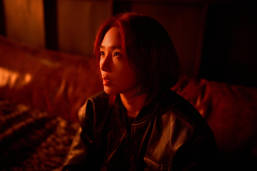 朴圭瑛飾演韓蔚的訓練生同期兼競爭對手「J/在伊」