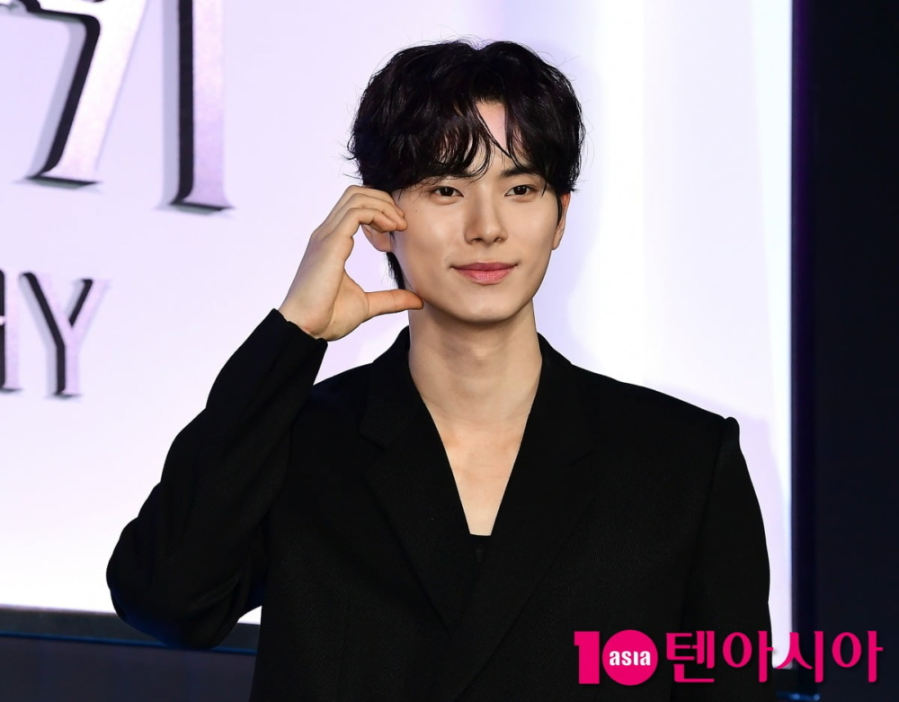 李彩玟目前已收到高達30部作品的劇本邀約，廣告與畫報提案也接踵而至