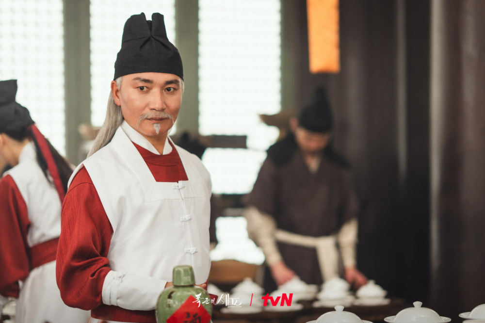 趙在允在《暴君的廚師》中飾演明朝御廚「唐白龍」