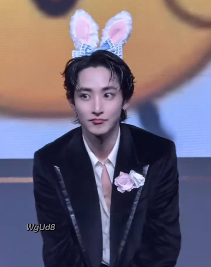 李洙赫被迫簽名12個小時