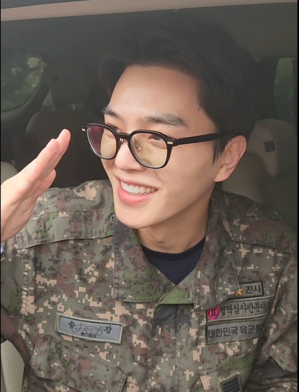 宋江今日正式退伍