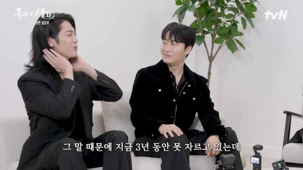 ：其實我已經三年沒剪頭髮了，被說漂亮之後就決定繼續留長