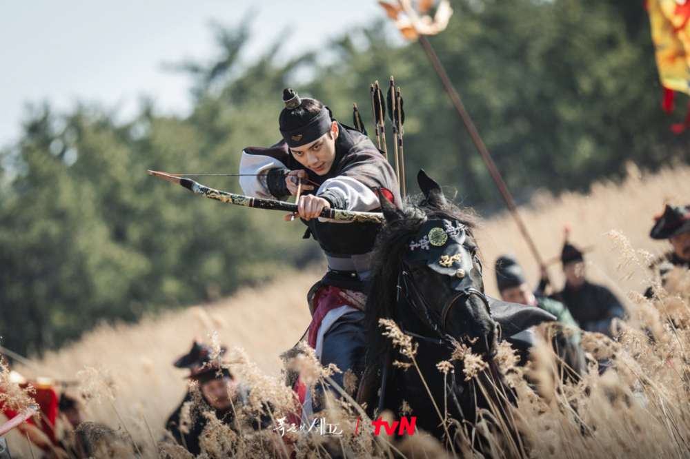 李彩玟開拍前一個月前才加入，狂練騎馬書法