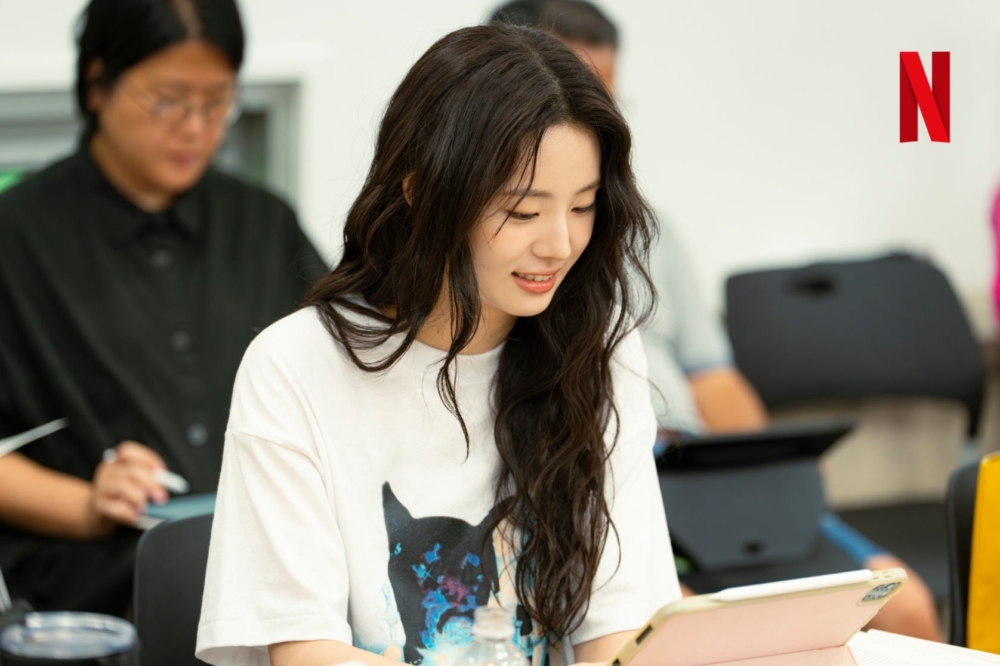 申詩雅飾演酒店經理「尚順」