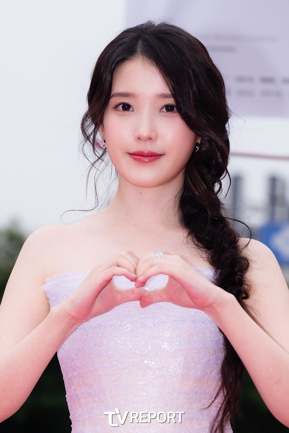 IU憑藉《苦盡柑來遇見你》入圍2025首爾國際電視節「K-電視劇單元 最佳女演員」