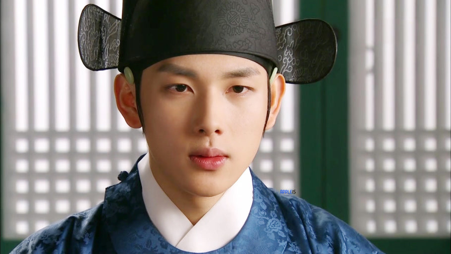 《擁抱太陽的月亮》