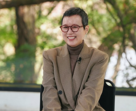 朴美善以超短髮現身《劉 QUIZ》