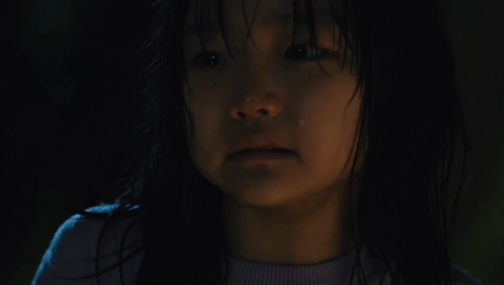 奇昭侑在《親愛的X》中飾演金裕貞的童年時期「小白雅珍」