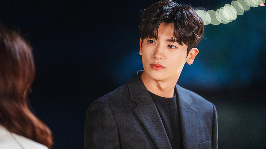 朴炯植飾演狂妄自大的新創公司CEO「羅正碩」