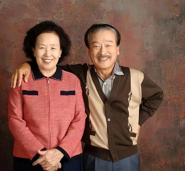 羅文姬與李順載在情景喜劇《搞笑一家親／不可阻擋的High Kick！》中飾演夫婦