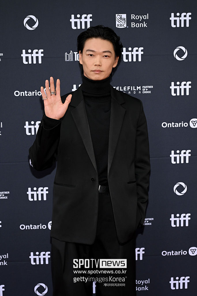 日本演員笠松將將作為首集登場的第一位反派