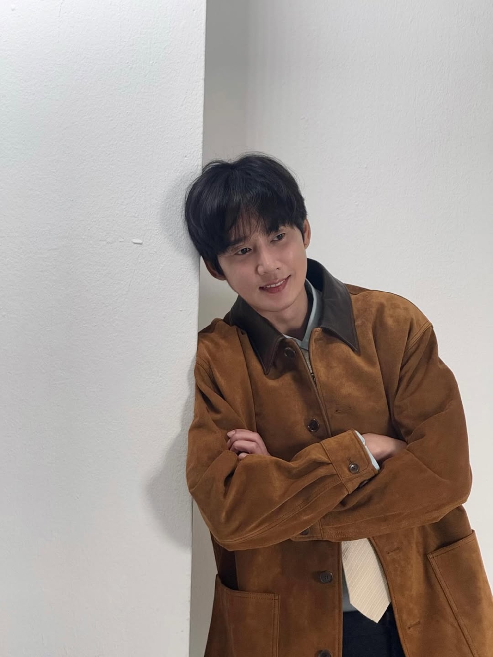 朴成焄飾演木工工作室的代表「宋泰燮」