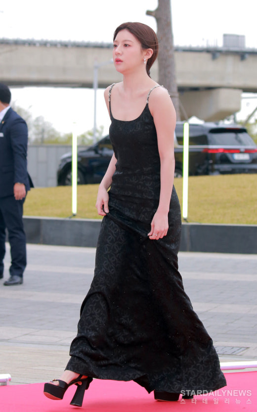 23年《百想》紅毯喘不過氣