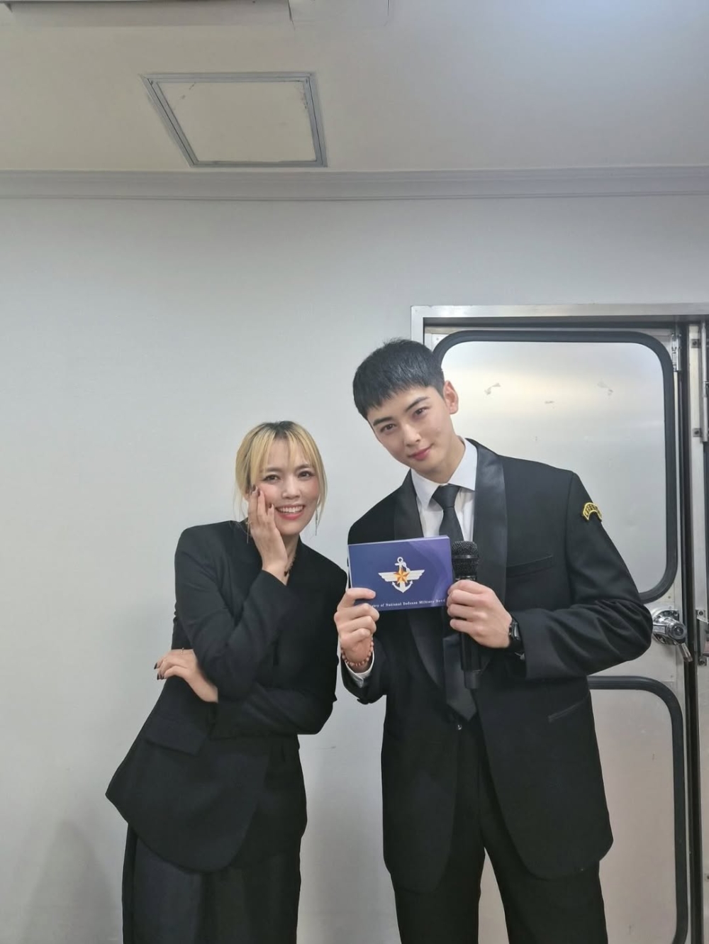 軍樂隊年末音樂會中擔任MC