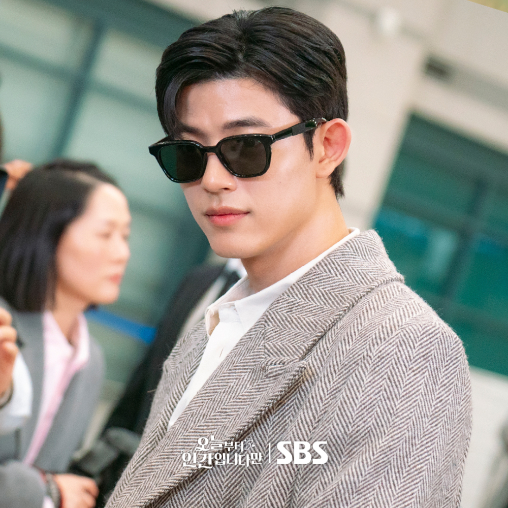 朴所羅門飾演自大但絕不懶惰的世界級足球選手「姜時烈」