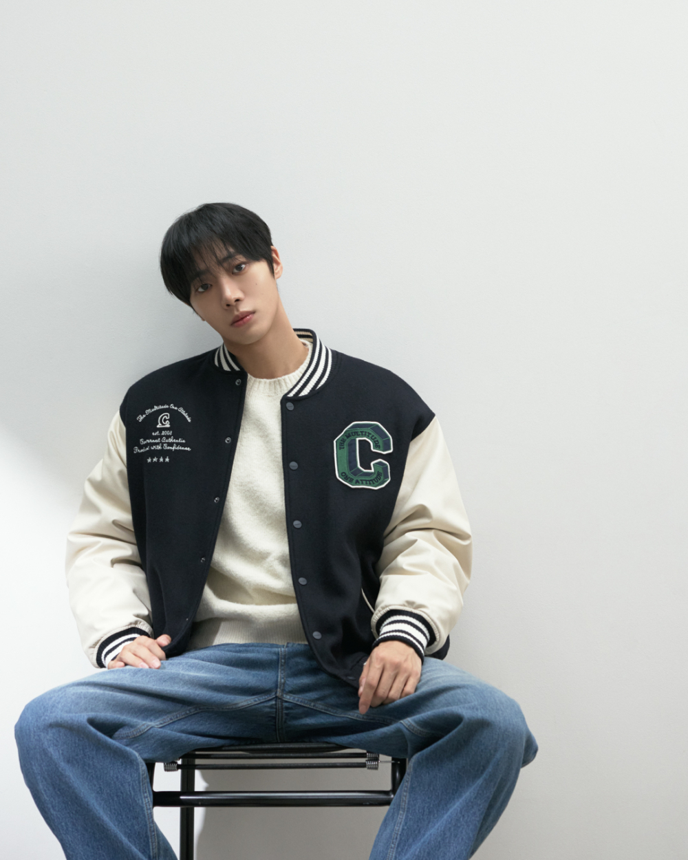 秋泳愚飾演因骨肉瘤失去左腿的大學生「朴閔宰」